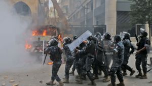 Tränengas bei Protesten gegen Regierung – zahlreiche Verletzte