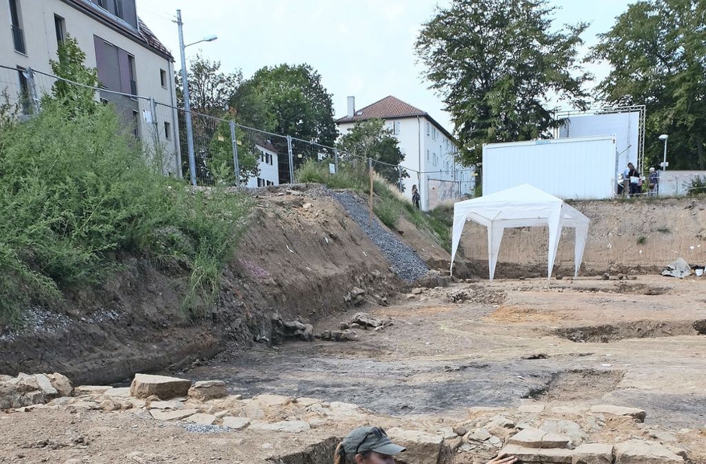 Ausgrabungen an der Kreuzung Essener/Düsseldorfer Straße: Römische Spuren erstaunen Archäologen