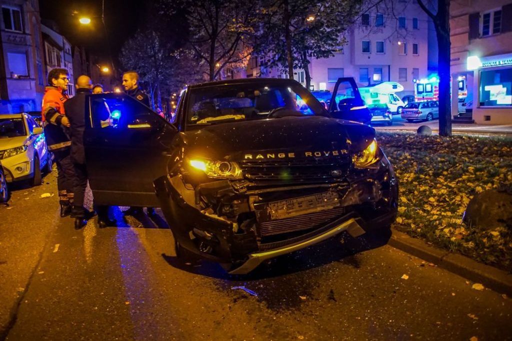 18.11.2017 Unfall mit drei Verletzten in Stuttgart-Ost - 30.000 Euro Schaden