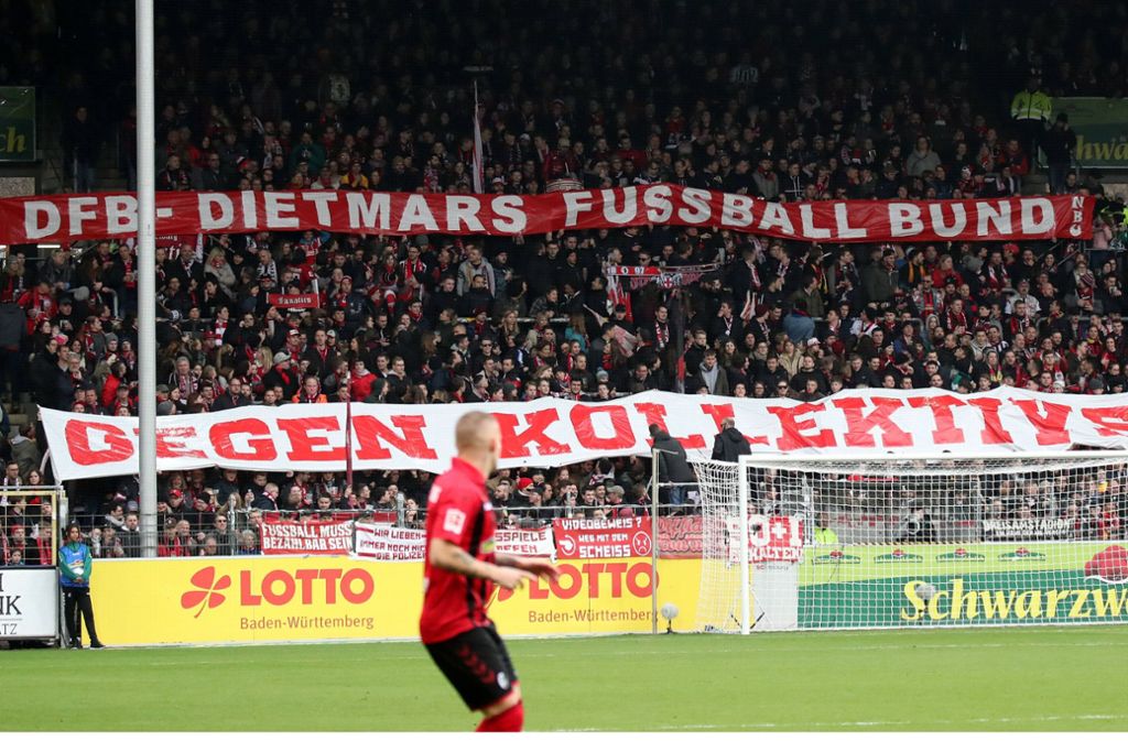 Fans des SC Freiburg deuteten die Abkürzung DFB neu.