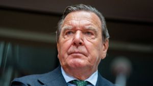 Krieg in der Ukraine: Friedenskanzler: Schröder lobt Scholz für Nein zu Taurus