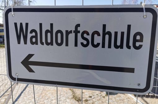 Zwei Mädchen dürfen nicht mehr auf ihre Göppinger Waldorfschule zurückkehren. (Symbolbild) Foto: IMAGO/Andre Lenthe