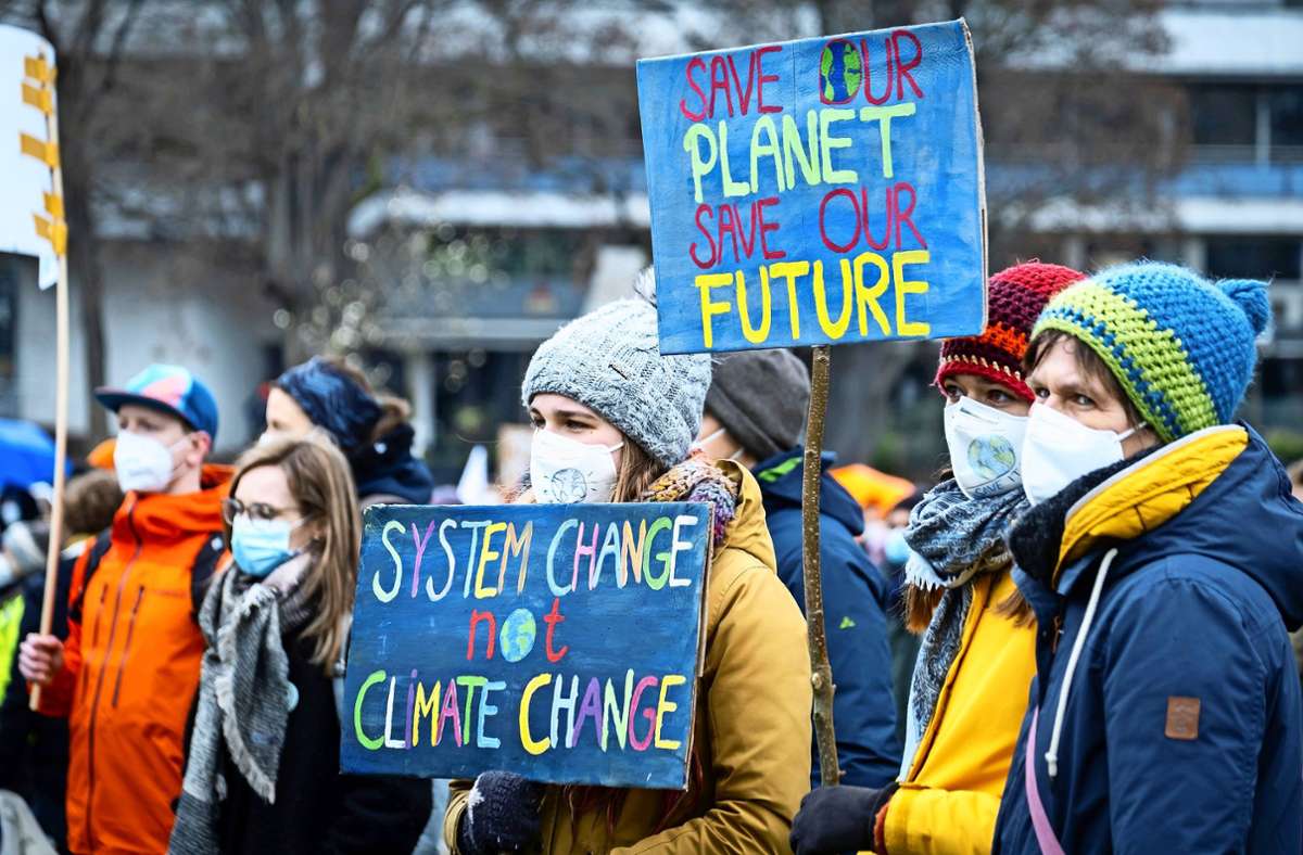 Siebter Globaler Klimastreik  in Stuttgart: Klima-Aktivisten machen Druck auf Landespolitik