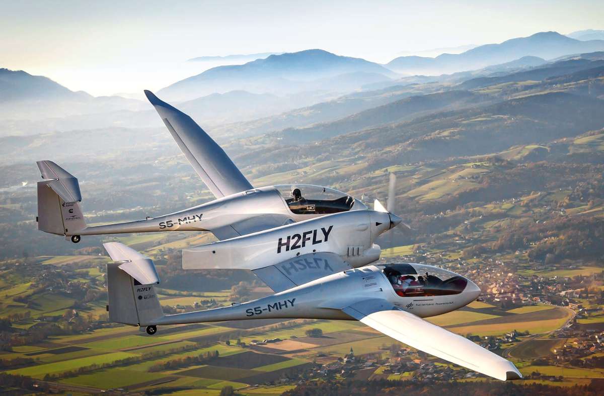 Aufstieg auf 2200 Meter: Versuchsflugzeug aus Stuttgart schafft Höhenrekord