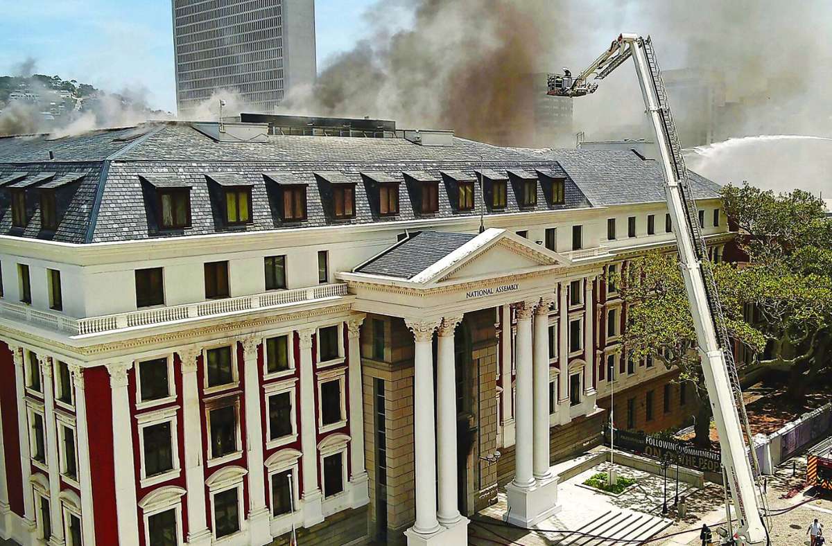 Brand in Kapstadt: Das Feuer im Abgeordnetenhaus nährt Verschwörungstheorien