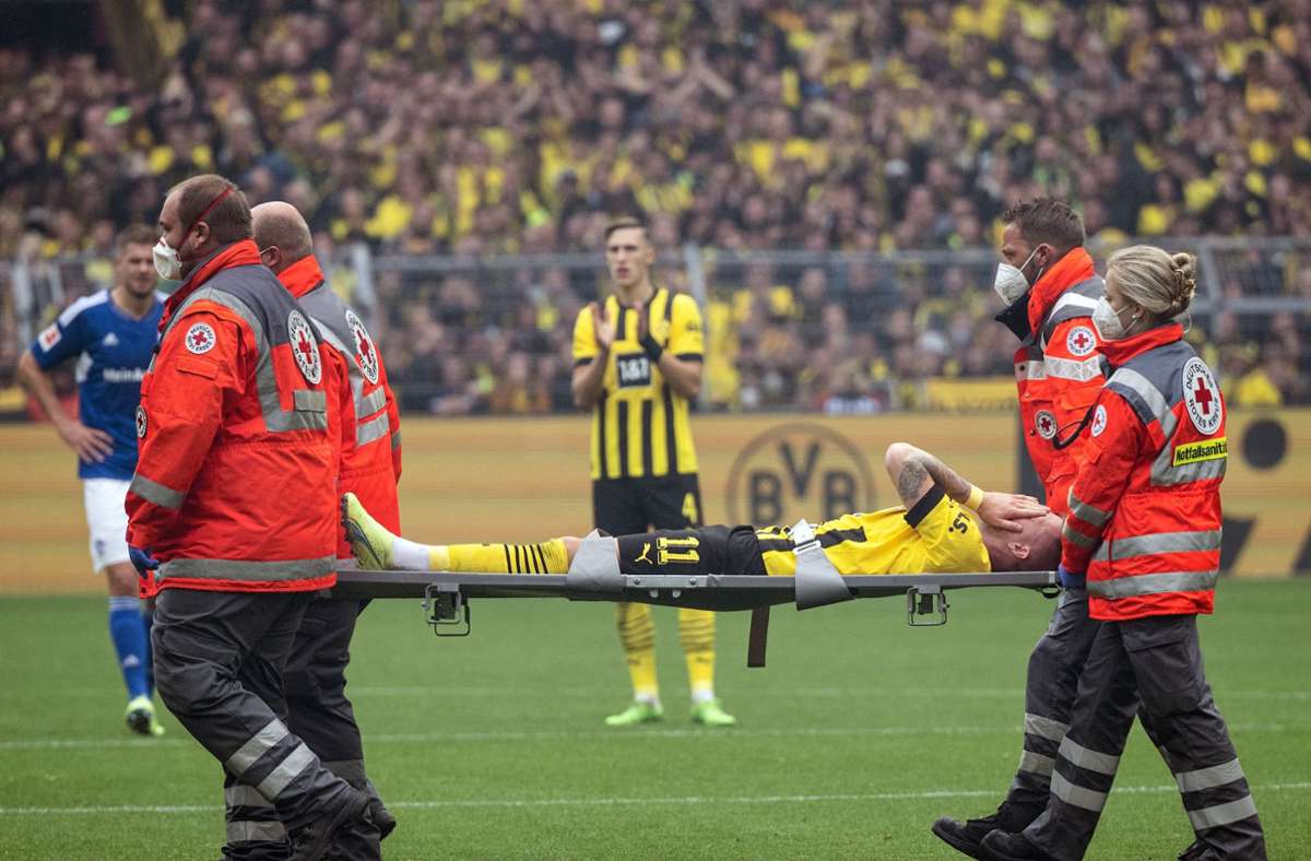 Borussia Dortmund gegen Schalke 04: Marco Reus scheidet früh schwer verletzt aus