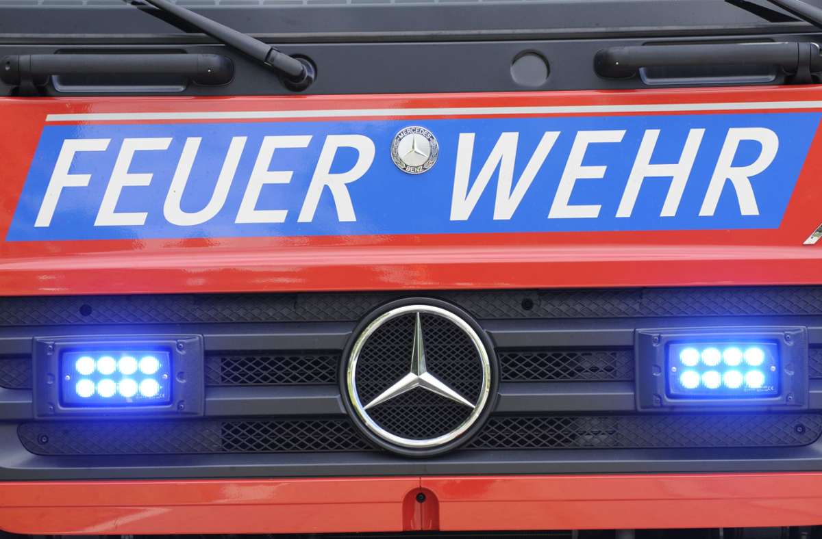 40 Mitglieder der Freiwilligen Feuerwehr Freiberg am Neckar waren in der Nacht im Einsatz. Foto: picture alliance / dpa/Patrick Seeger