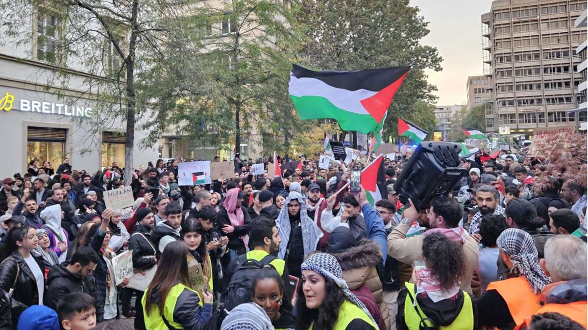 Protestmarsch in Stuttgarts Innenstadt: So lief die pro-palästinensische Demo am Freitag