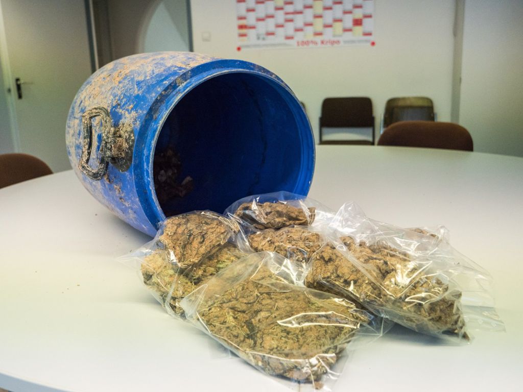 Insgesamt fand er 2,74 Kilogramm Marihuana: Pilzsammler macht Drogenfund