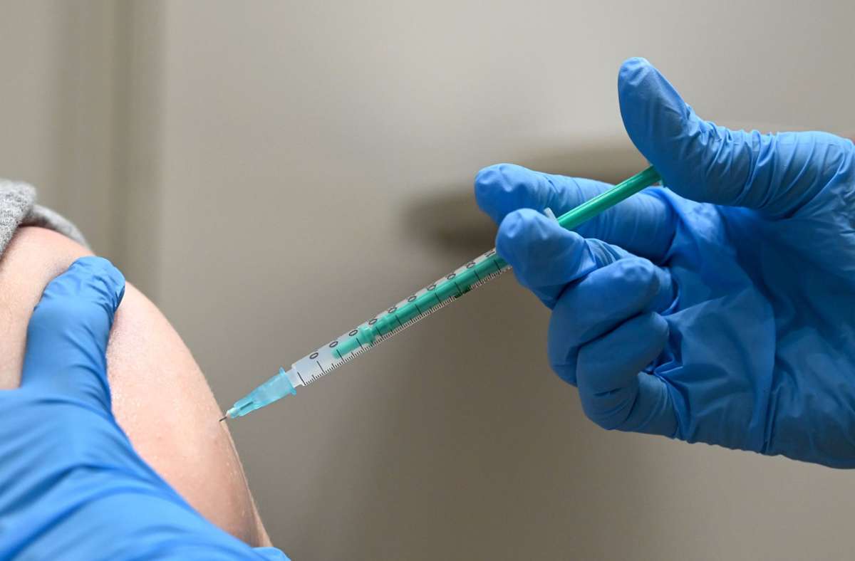 Coronavirus in Deutschland: Paul-Ehrlich-Institut erwartet schnelle Zulassung von Omikron-Impfstoff