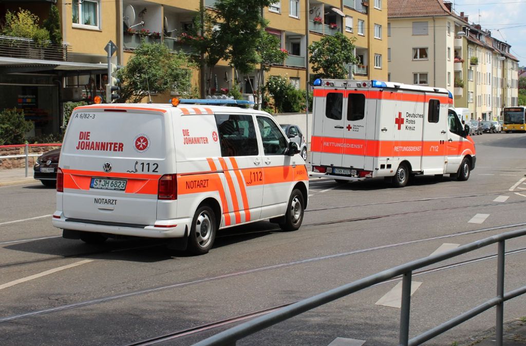 Unfall in Stuttgart-West: Autofahrer erfasst 17-Jährige – Frau schwebt in Lebensgefahr