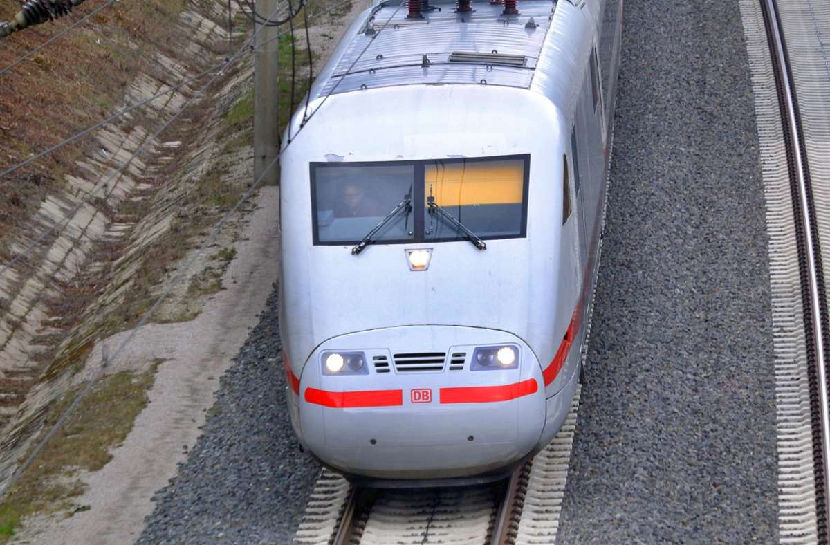 Coronakrise im Zugverkehr: Bahn macht 2020 Rekord-Verlust