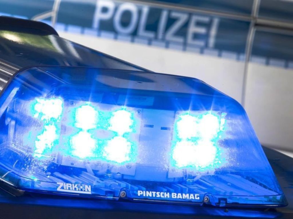 Offenbar war der 58-Jährige Opfer einer körperlichen Auseinandersetzung: Stuttgart: Passanten entdecken Schwerverletzten in Fußgängerzone