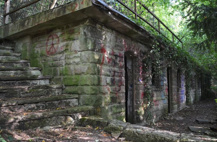 Lost Place in Filderstadt: Diese Mauern im Wald erinnern an ein Freibad