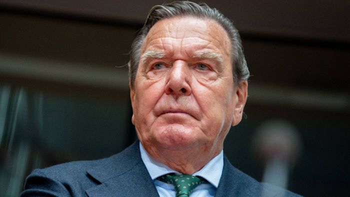 Schröder fordert Putin zum Beenden der Invasion auf