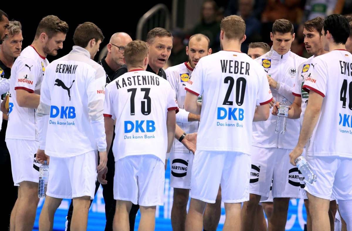 Handball-Nationalspieler Timo Kastening  zeugt mit einer humorigen Kadervorstellung von der guten Stimmung in der deutschen Auswahl.