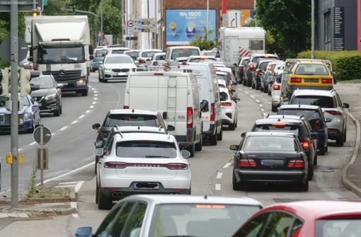 Die Emissionen durch den Verkehr steigen.  Geht es nach der EU-Kommission, sollen sie  bis 2050 fast  komplett verschwinden. Foto: Simon Granville