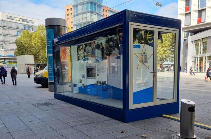 Euro-Werbung in Stuttgart: Kritik am Glaskasten an der Königstraße