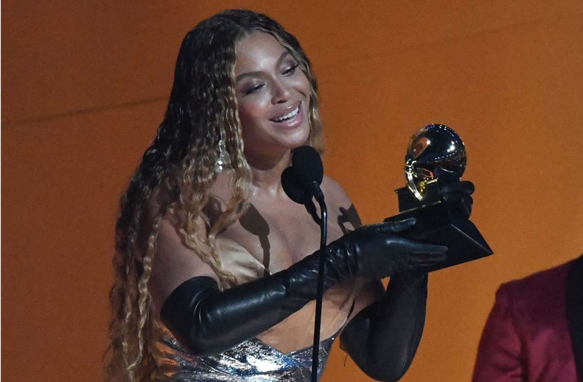Beyoncé mit ihrem Grammy Nr. 32