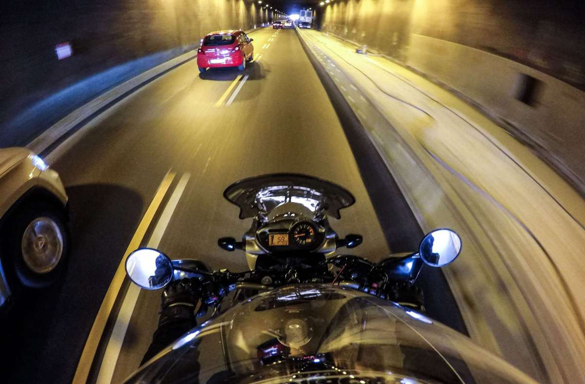 In Stuttgart und weiteren Städten: Hunderte Polizisten kontrollieren Rad- und Motorradfahrer