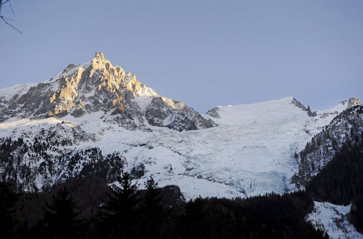 Unglück am Montblanc: Zwei Deutsche sterben durch abstürzendes Gletschereis
