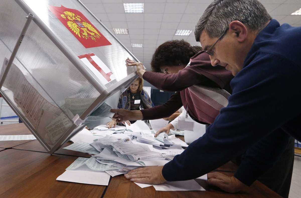 Die Auszählung ist fest in der Hand des Kremls. Foto: dpa/Maxim Shipenkov