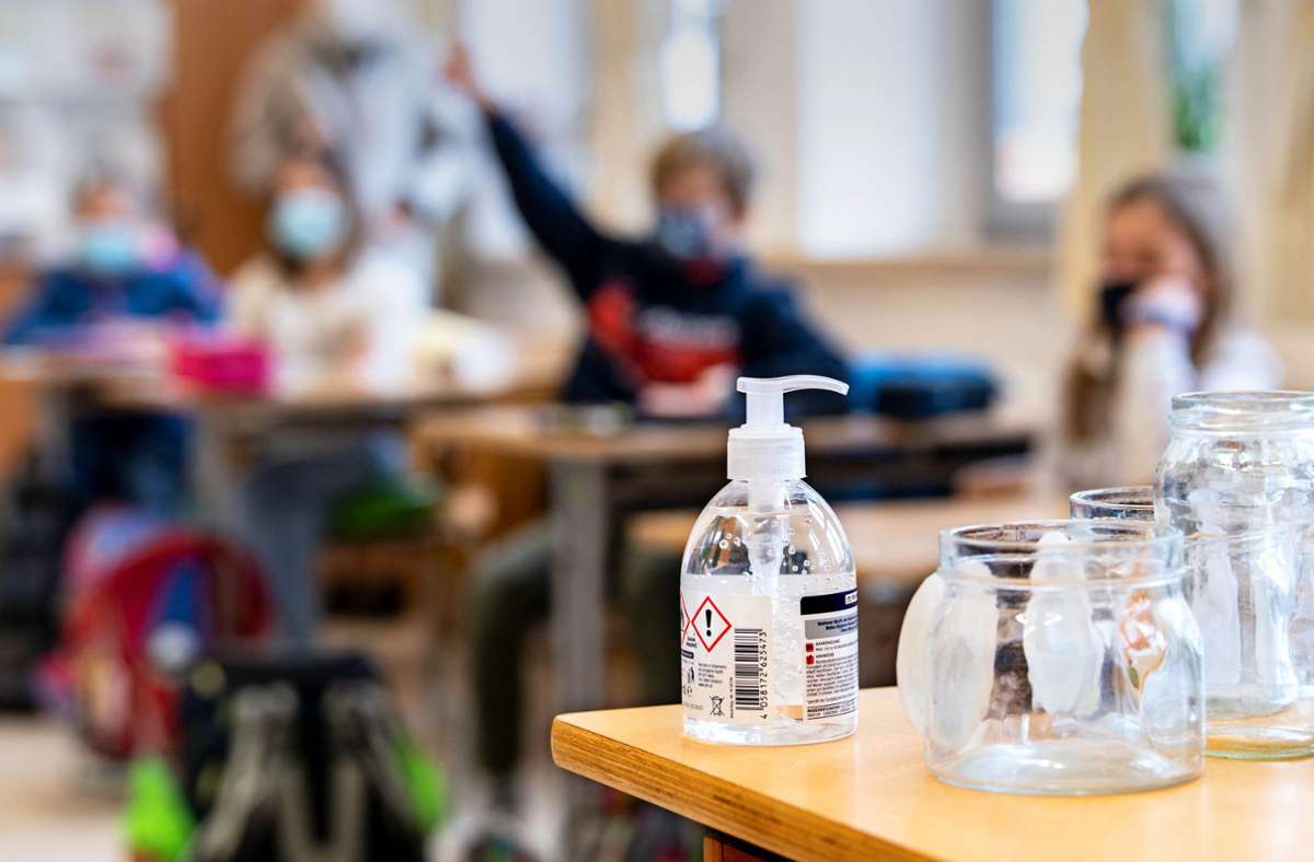 Infektionsschutz an Stuttgarter Schulen: Hitzige Elterndebatten über Maske und Tests
