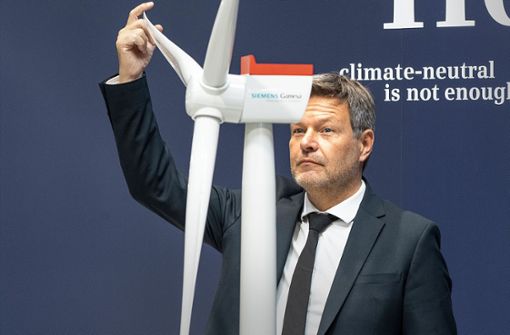 Wirtschaftsminister Robert Habeck (Grüne)  drückt bei der Windkraft aufs Tempo. Foto: Imago/Chris Emil Janßen