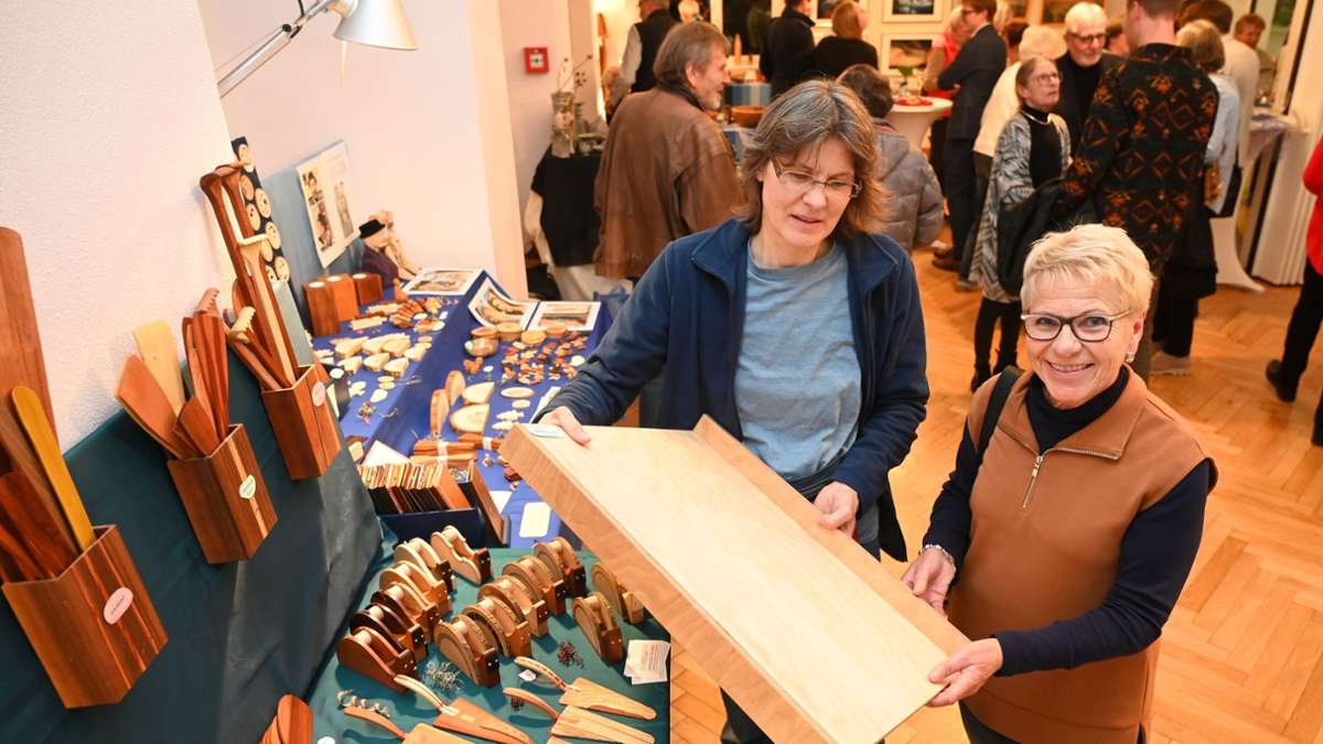 Ausstellung in Oberstenfeld: Ungewöhnlich, aber schön: Tortenschaufeln aus Holz