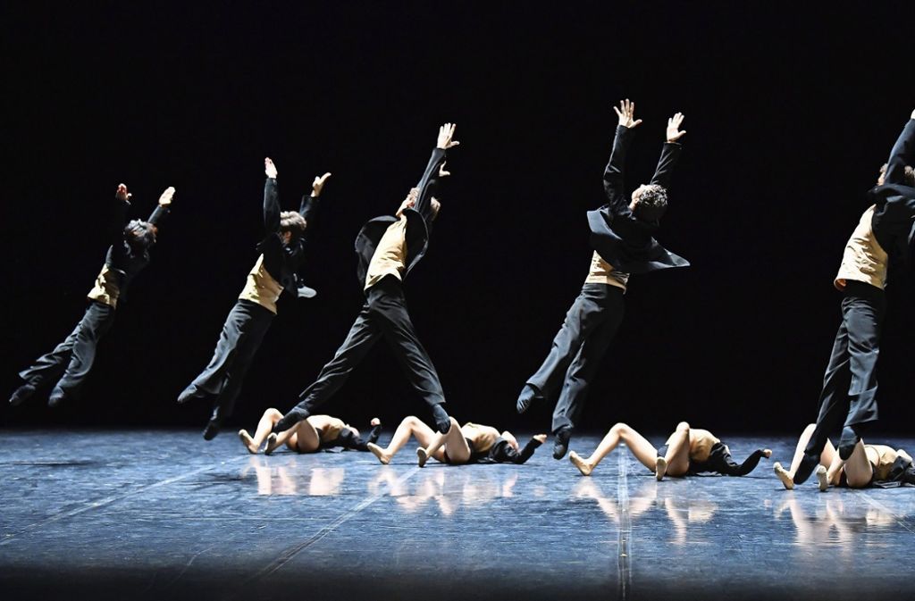Zwischen Tradition und Neugier auf die Moderne: Die John-Cranko-Schule tritt im Stuttgarter Opernhaus auf: Das heilige Ballettland gerockt