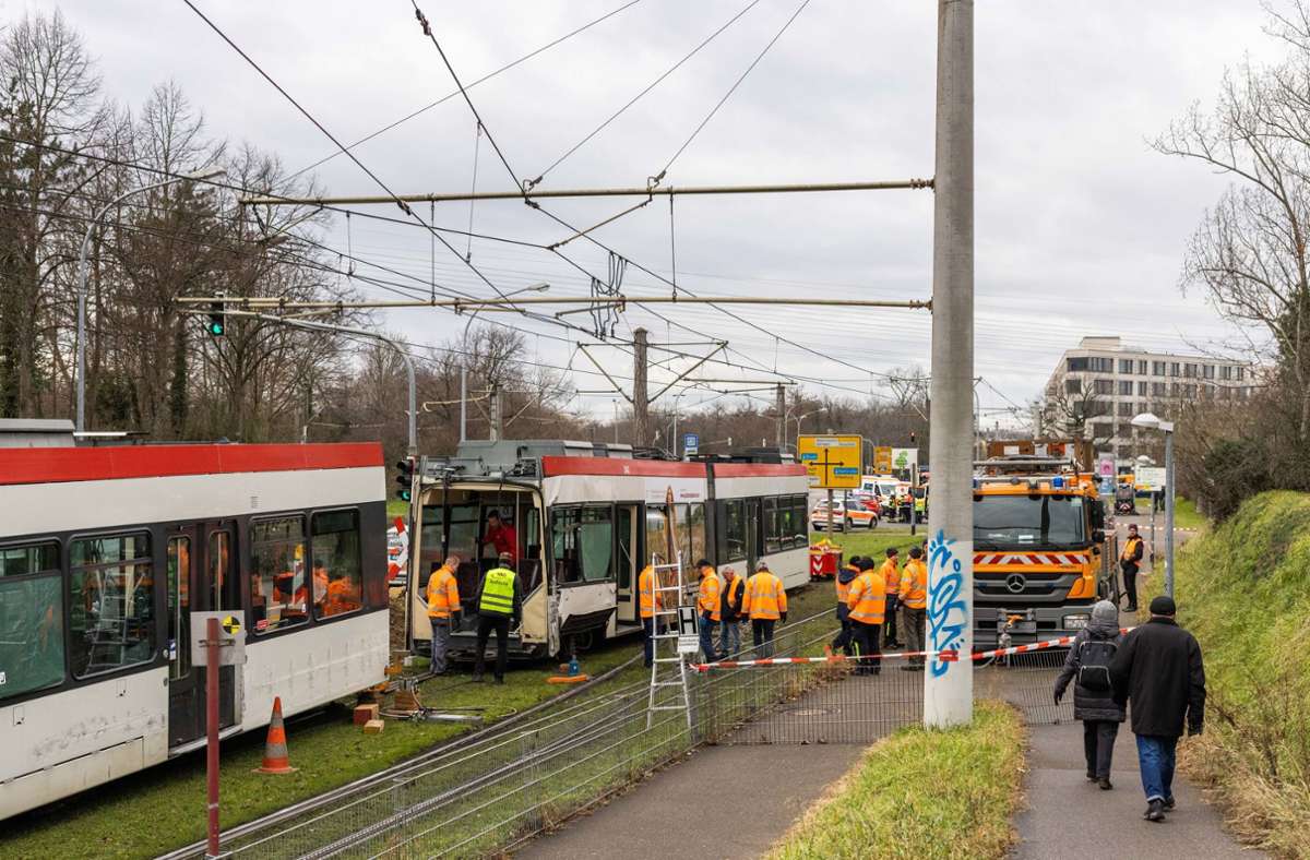 Unfall in Freiburg: Mindestens 13 Verletzte bei Kollision von Straßenbahnen