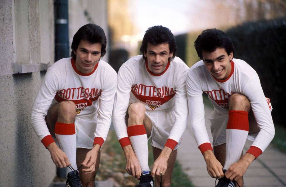 Hermann Ohlicher, Ottmar Hitzfeld und Hansi Müller im Jahr 1976 Foto: Baumann