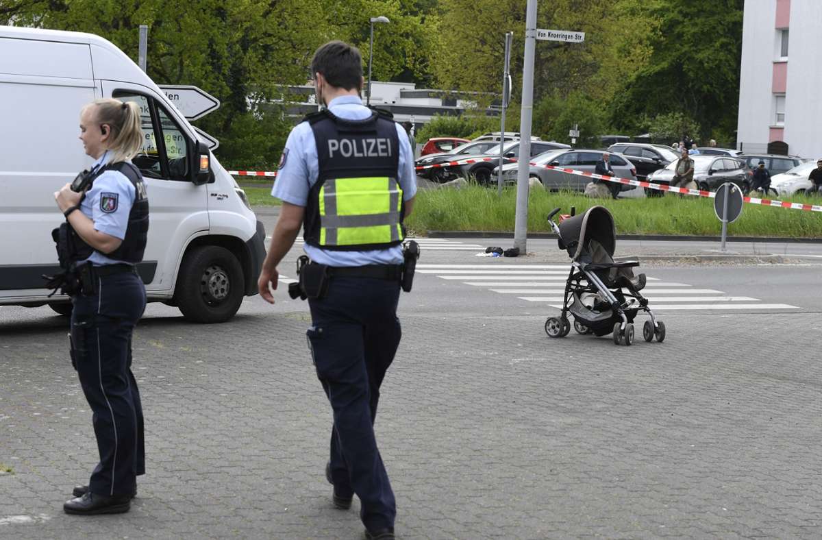 Leverkusen: Betrunkener fährt in Menschengruppe und verletzt drei Menschen