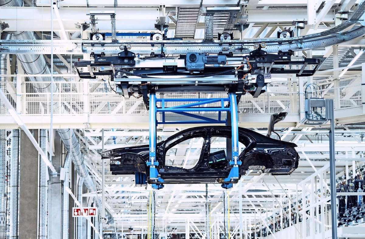 Daimler hat kürzlich in Sindelfingen eine hochmoderne Fabrik eröffnet – doch mit der Dieselaffäre holt den Autobauer die Vergangenheit immer wieder ein. Foto: dpa/Silas Stein