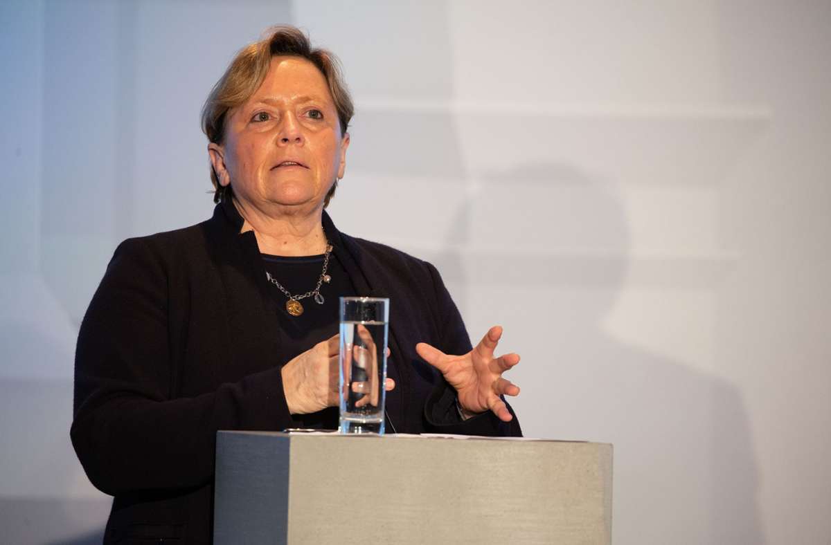 Coronavirus in Baden-Württemberg: Susanne Eisenmann verteidigt Lockerung auf Kreisebene