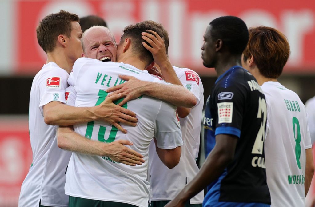 Fußball-Bundesliga: Kantersieg für Werder Bremen  – BVB im späten Glück