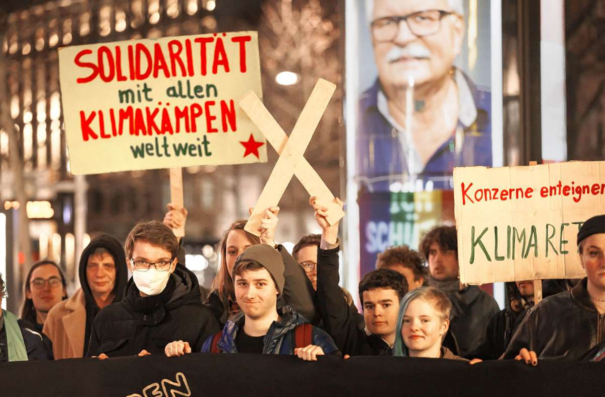 Fridays for Future Stuttgart-Demo: Solidarität mit Lützerath-Aktivisten: „Ein weiter so ist kriminell“