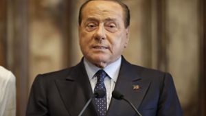 Silvio Berlusconi liegt mit Lungenentzündung im Krankenhaus