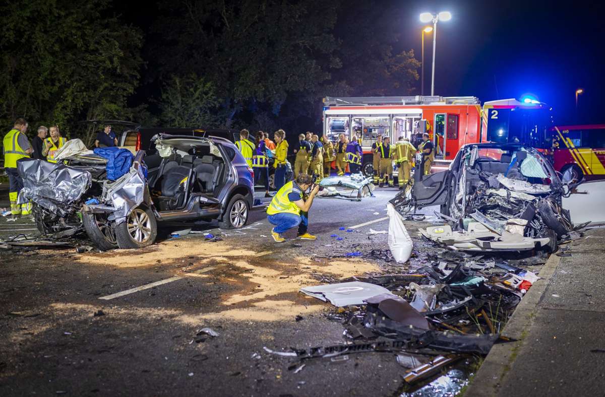 Hannover: Drei Tote und drei Schwerverletzte bei Autounfall