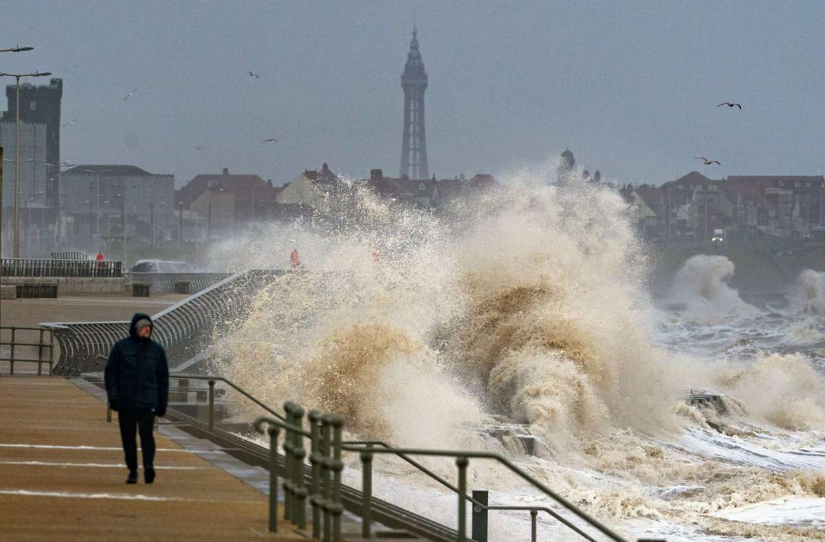 Sturmwarnung „Rot“ in Großbritannien: „Eunice“ rast mit 160 Kilometern pro Stunde über den Atlantik