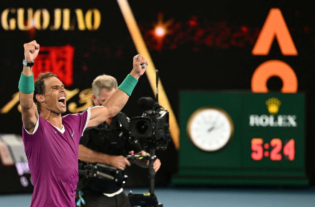Rafael Nadal feiert seinen Sieg.