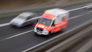Unfall in Heilbronn: In den Gegenverkehr geraten – drei Menschen verletzt