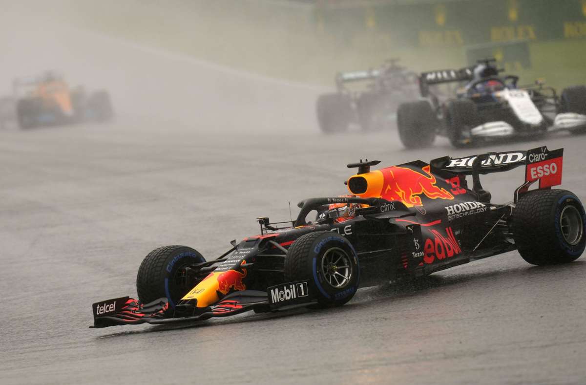 Formel 1: Max Verstappen gewinnt Rennen im Regenchaos