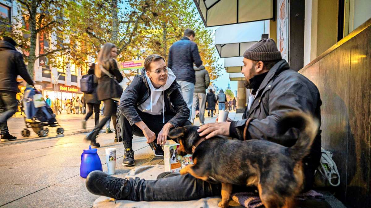 Hilfe für Obdachlose in Stuttgart: Die Schutzengel-Box mit Mütze und Schal ist gefragt