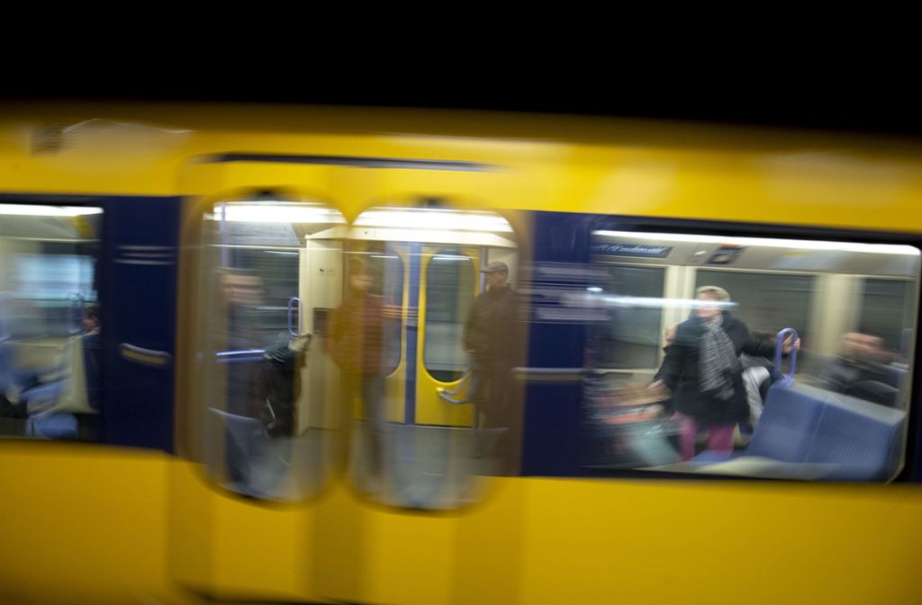 Stuttgart: Mann am Hauptbahnhof wiederbelebt – Chaos im Stadtbahn-Verkehr