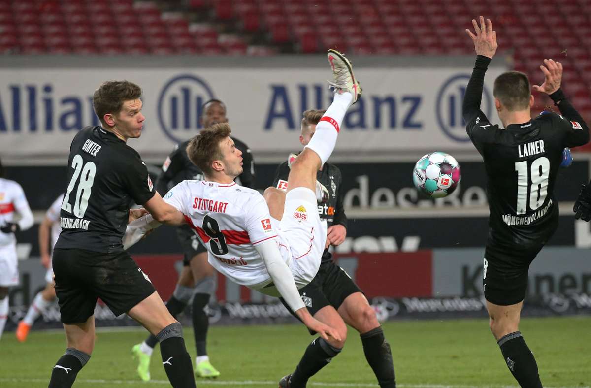 Unter „Neu auf dem Radar“ im Angriff ist Sasa Kalajdzic zu finden. Der Österreicher verpasste die „Nationale Klasse“ nur knapp. „Fünf Tore und vier Assists für den VfB Stuttgart in der Liga können sich sehen lassen“, heißt es.