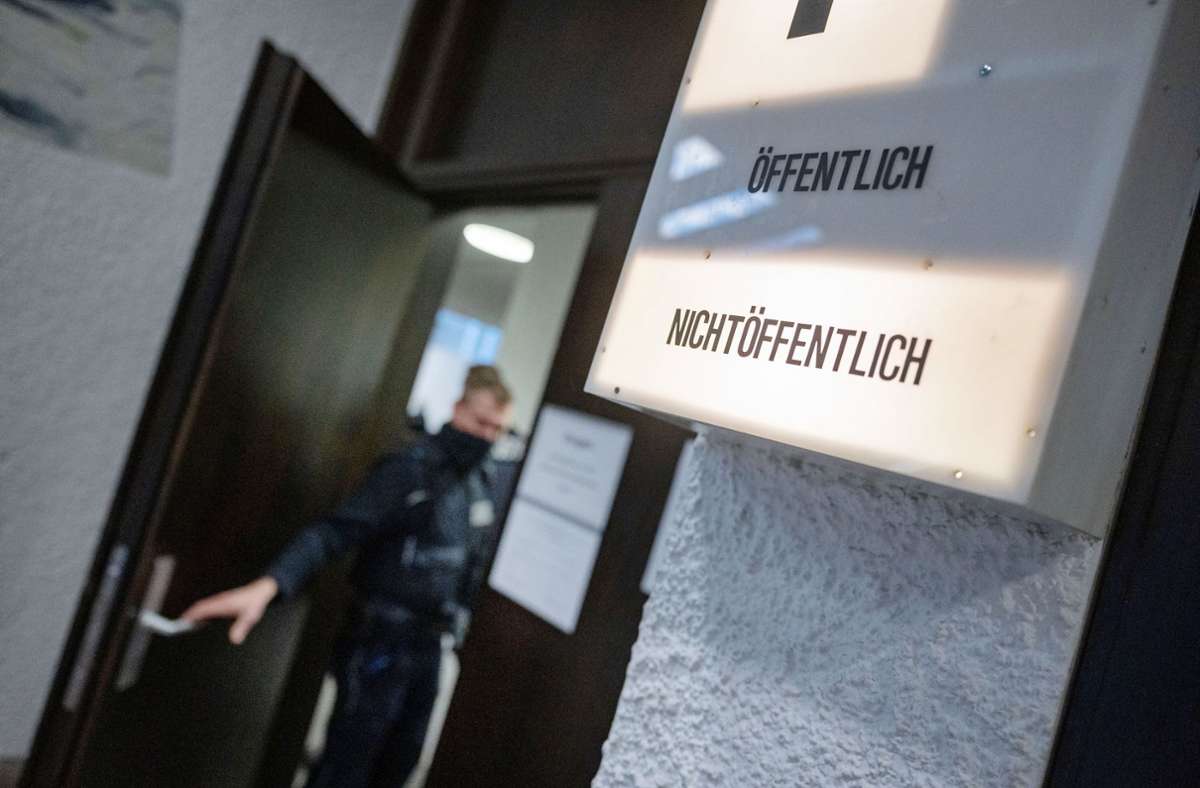 Krawallnacht in Stuttgart: Zwei Randalierer verurteilt: Kopftreter wandert hinter Gitter