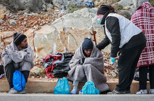 Solche Szenen wie hier auf Lesbos will die EU in Zukunft vermeiden. Migranten sollen schon an den Grenzen der Mitgliedsländer abgehalten werden. Foto: AFP/MANOLIS LAGOUTARIS