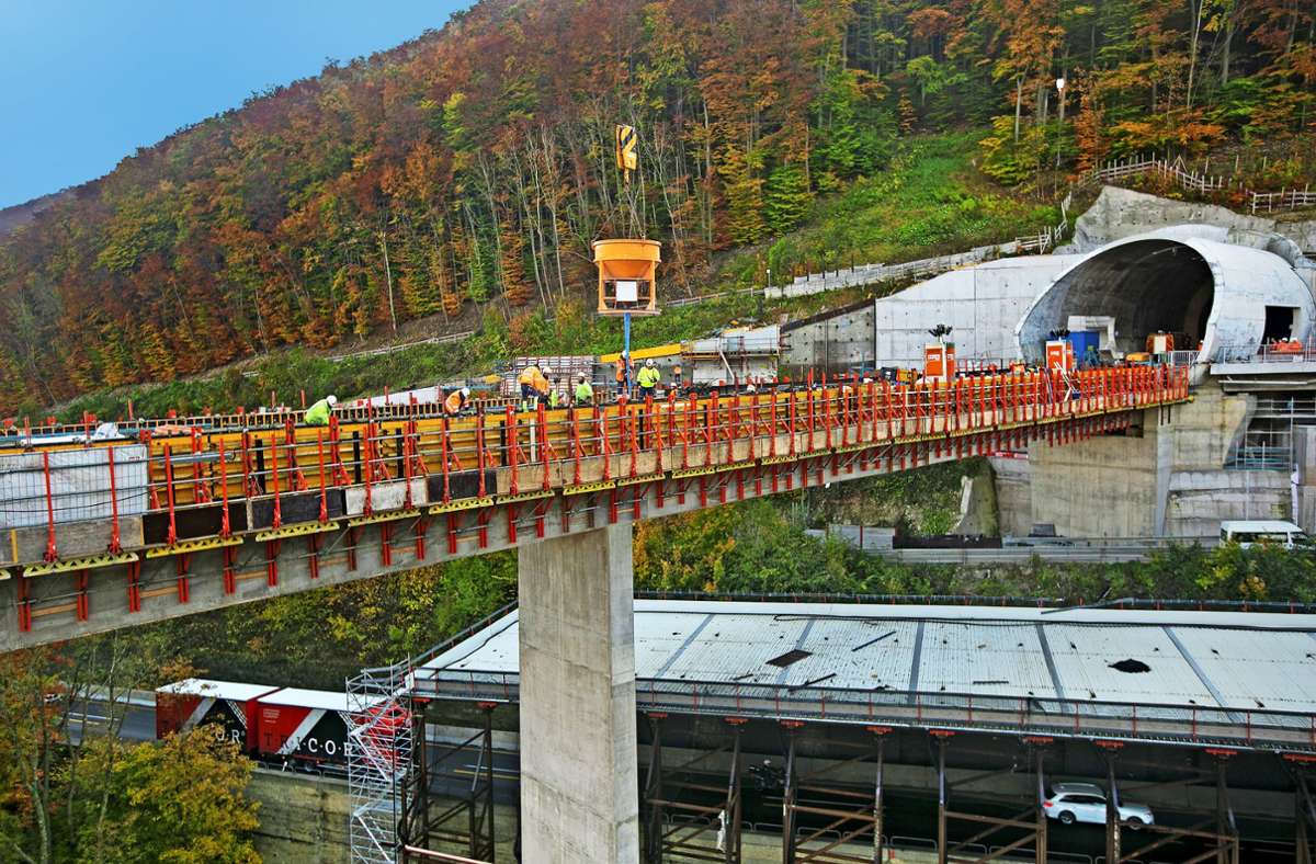 Gleise auf der Neubaustrecke Wendlingen–Ulm  fertig: Die Züge können kommen