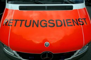 Kollision in Bad Cannstatt: Zwei junge Frauen bei Unfall verletzt